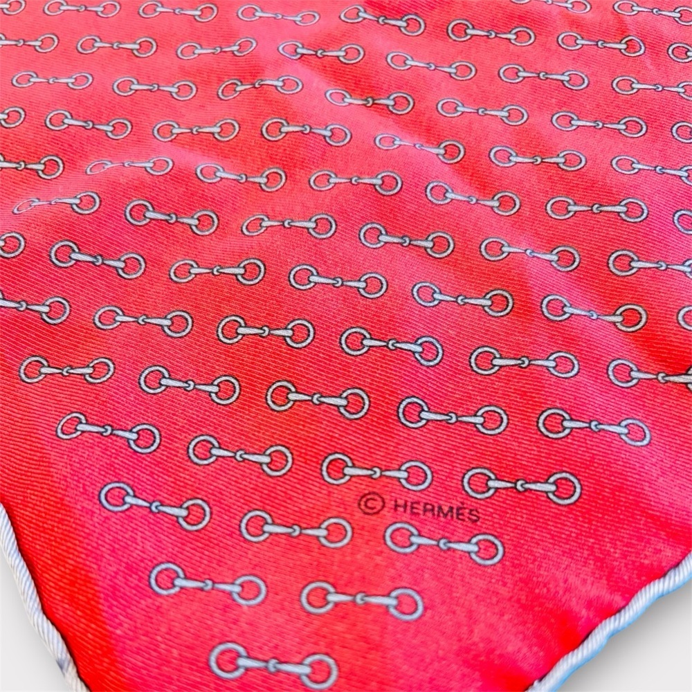 HERMÈS Paris Red Silk Scarf Gavroche 16” Horseshoe Equestrian Print Rolled Edges - Picture 8 of 16